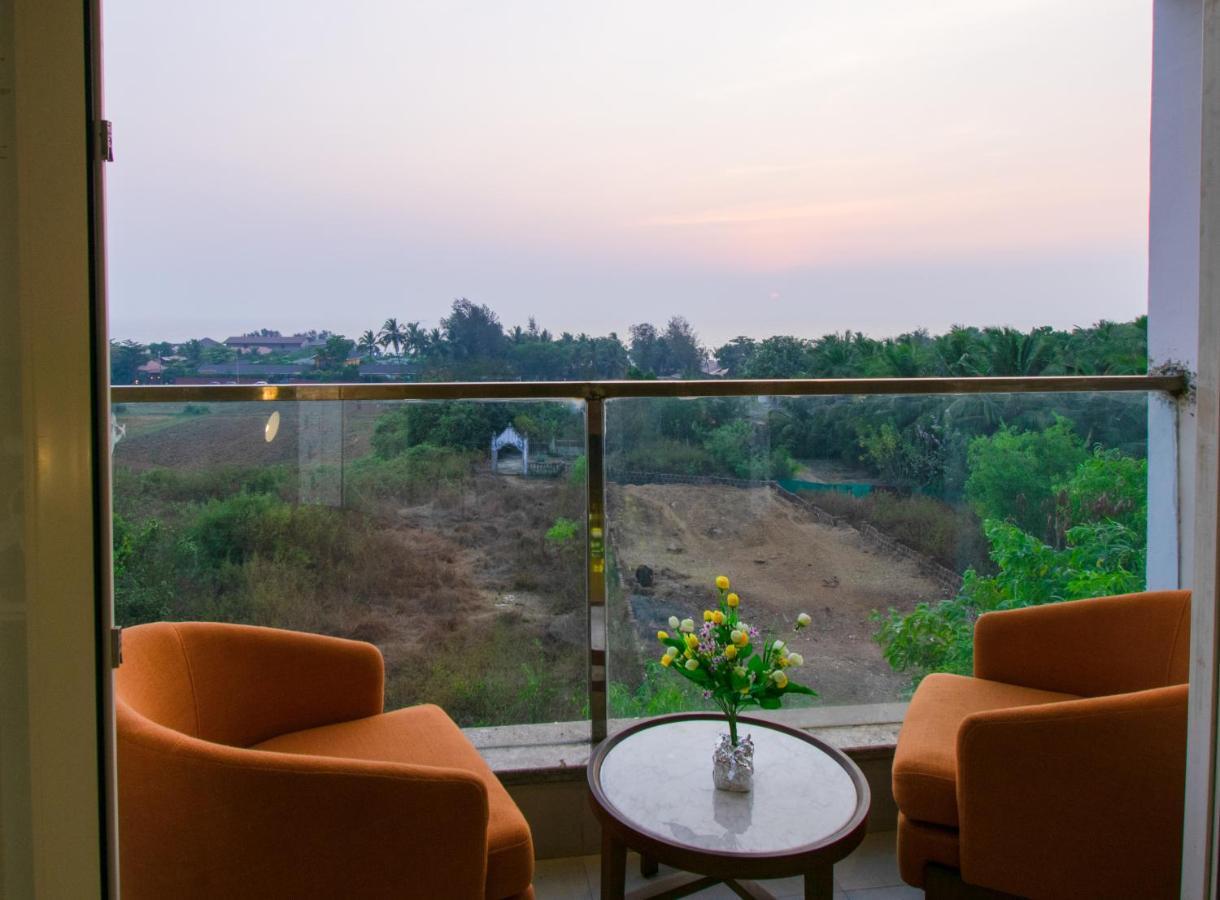Hotel Octave Rococco Morjim Pernem Exteriér fotografie