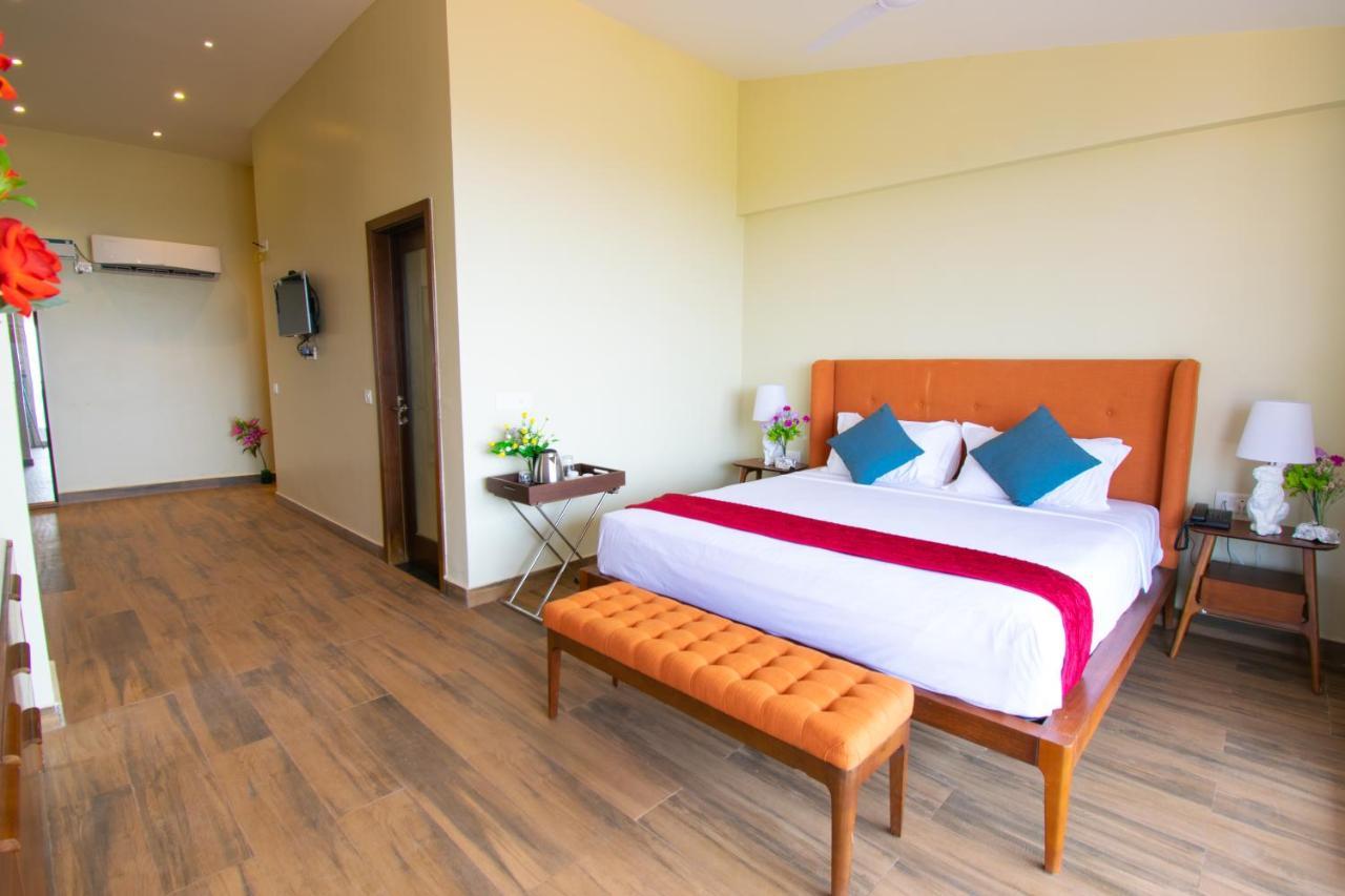 Hotel Octave Rococco Morjim Pernem Exteriér fotografie